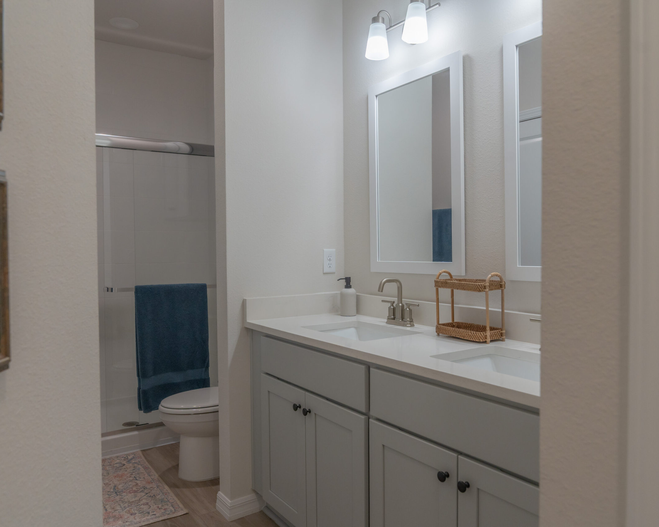 bathroom of rental home Daytona Florida