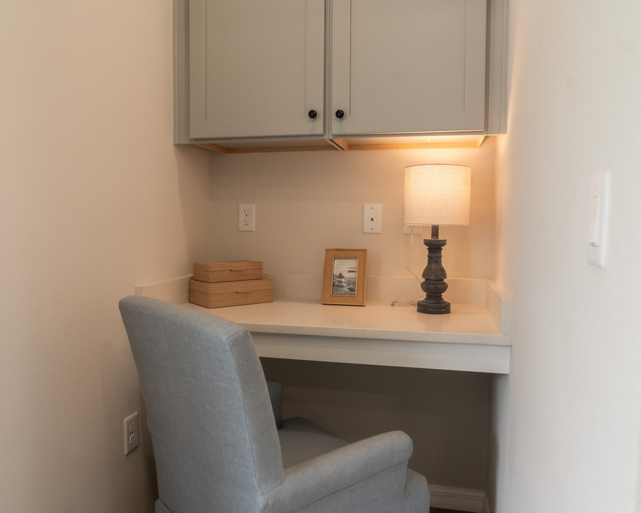 build to rent home desk
