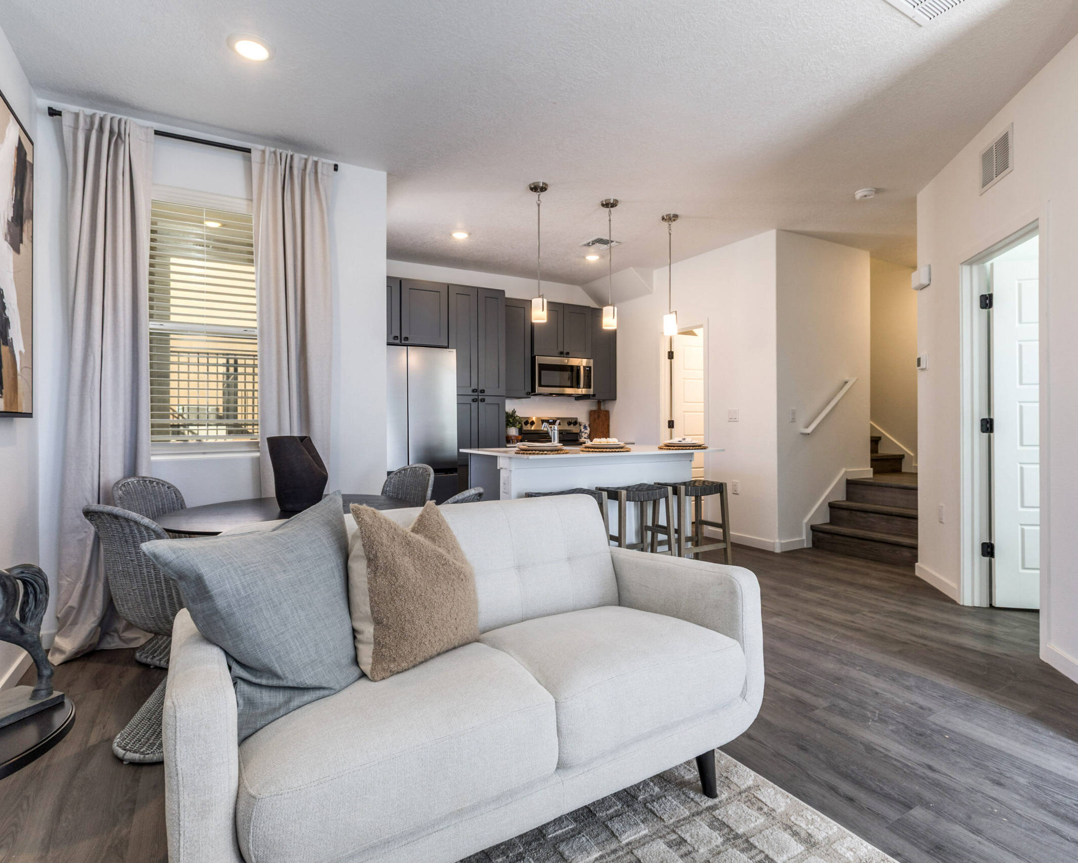 total room view of main living & kitchen space